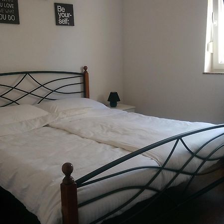 Luxury Villa Allen With Pool Клімно Номер фото