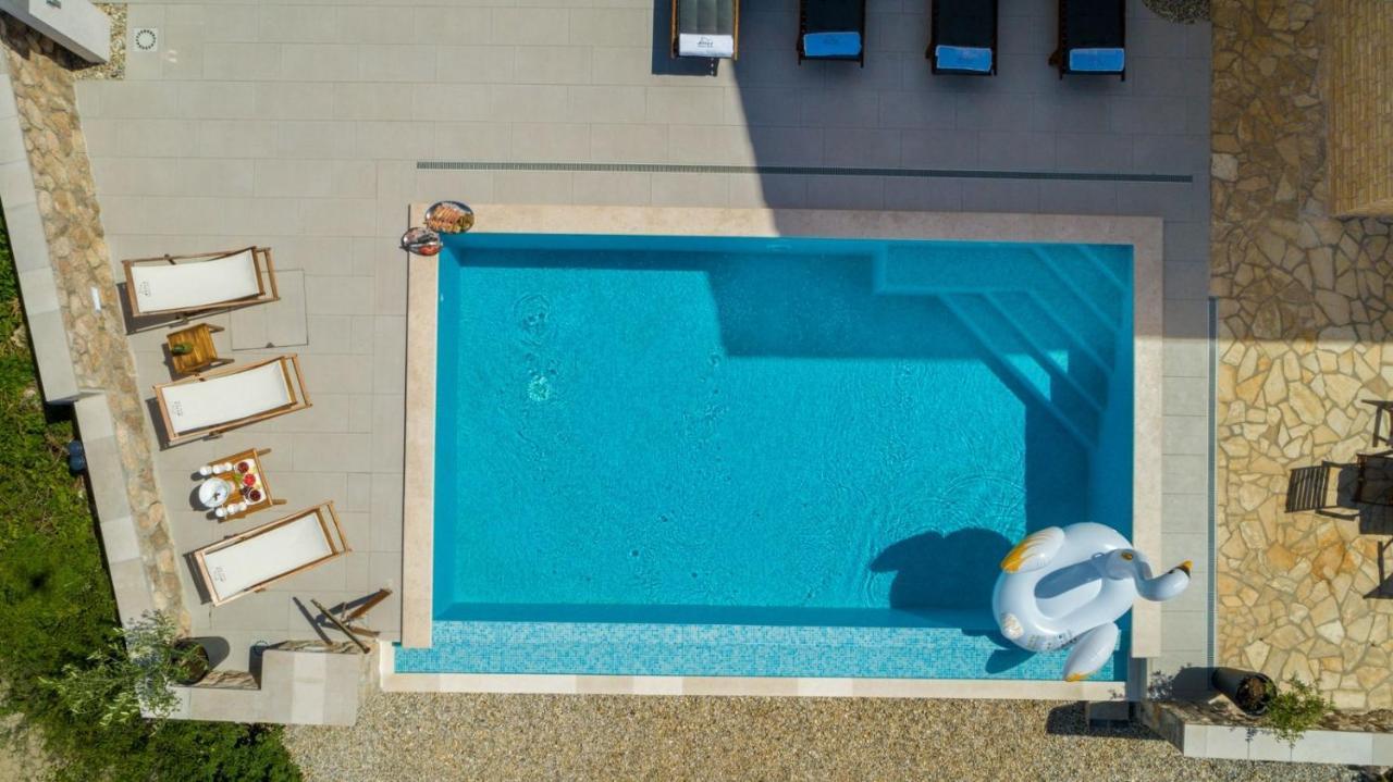 Luxury Villa Allen With Pool Клімно Екстер'єр фото