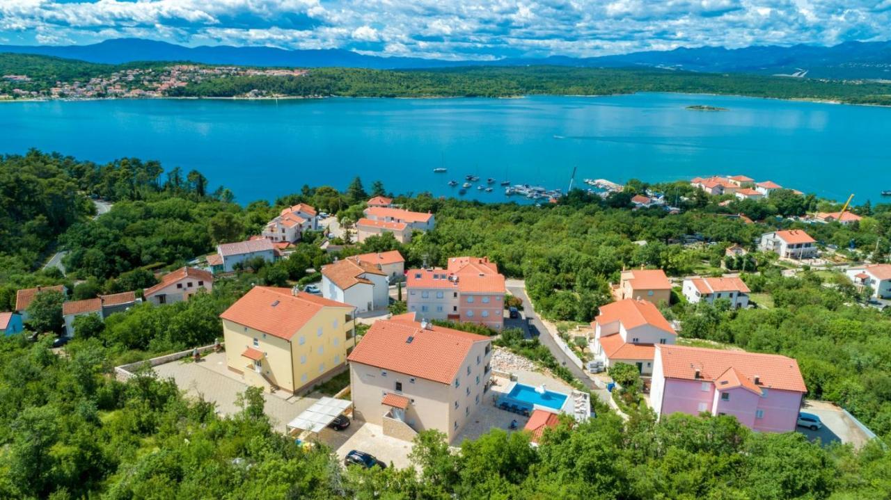 Luxury Villa Allen With Pool Клімно Екстер'єр фото