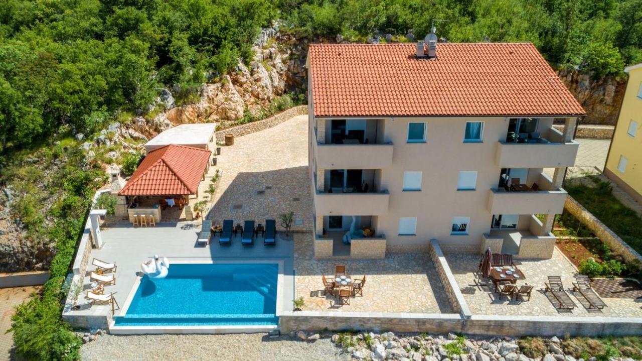 Luxury Villa Allen With Pool Клімно Екстер'єр фото