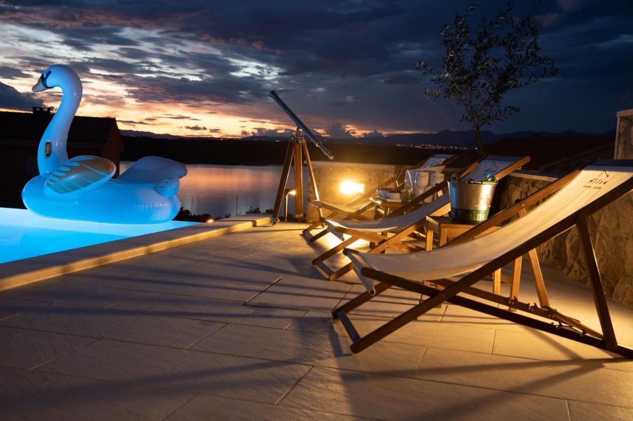 Luxury Villa Allen With Pool Клімно Екстер'єр фото