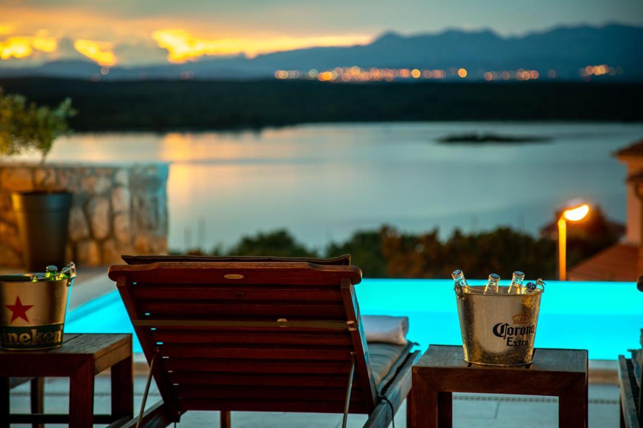 Luxury Villa Allen With Pool Клімно Екстер'єр фото