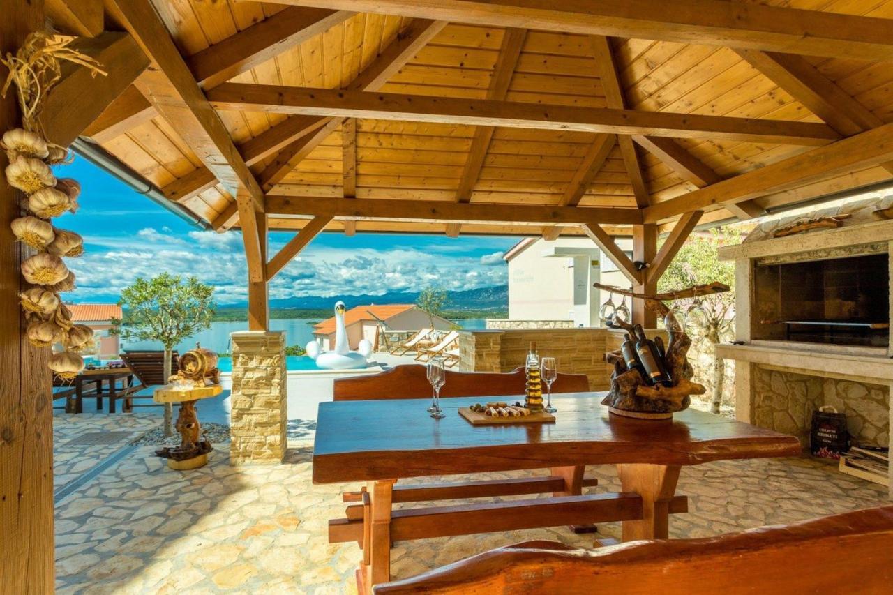 Luxury Villa Allen With Pool Клімно Номер фото