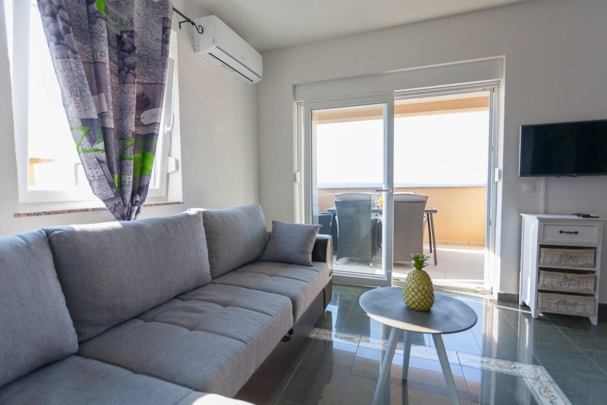 Luxury Villa Allen With Pool Клімно Номер фото