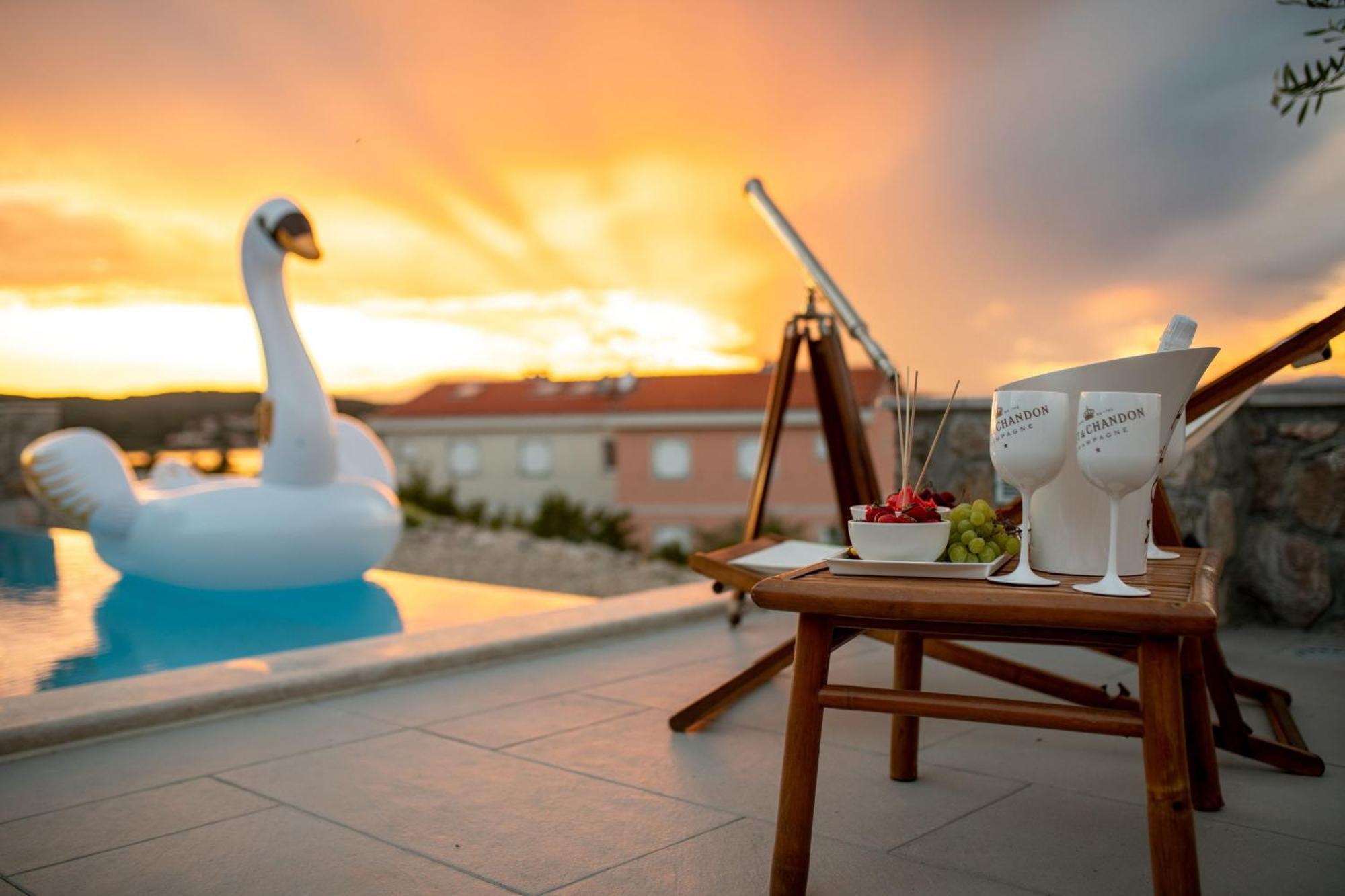Luxury Villa Allen With Pool Клімно Номер фото