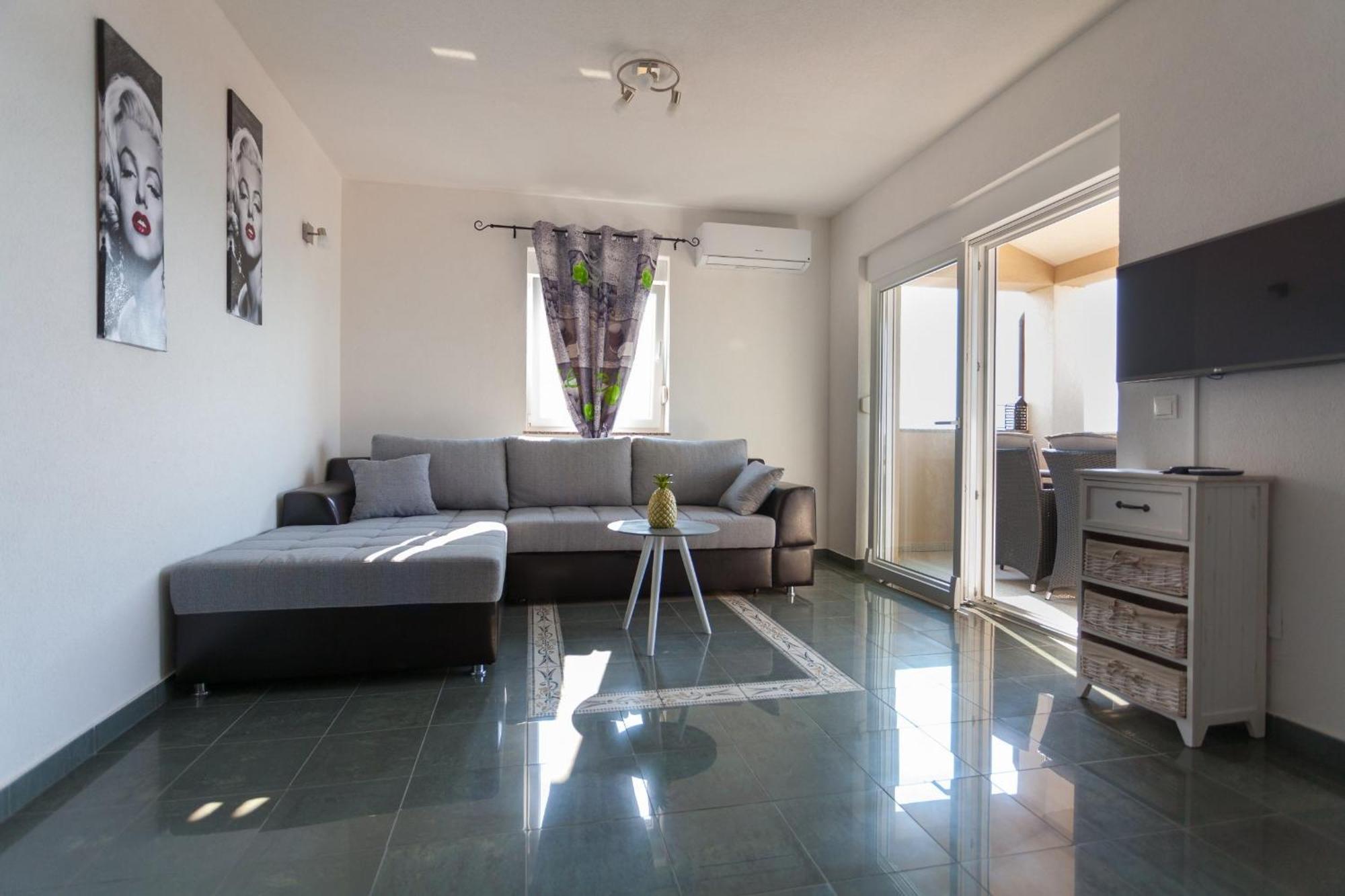 Luxury Villa Allen With Pool Клімно Номер фото