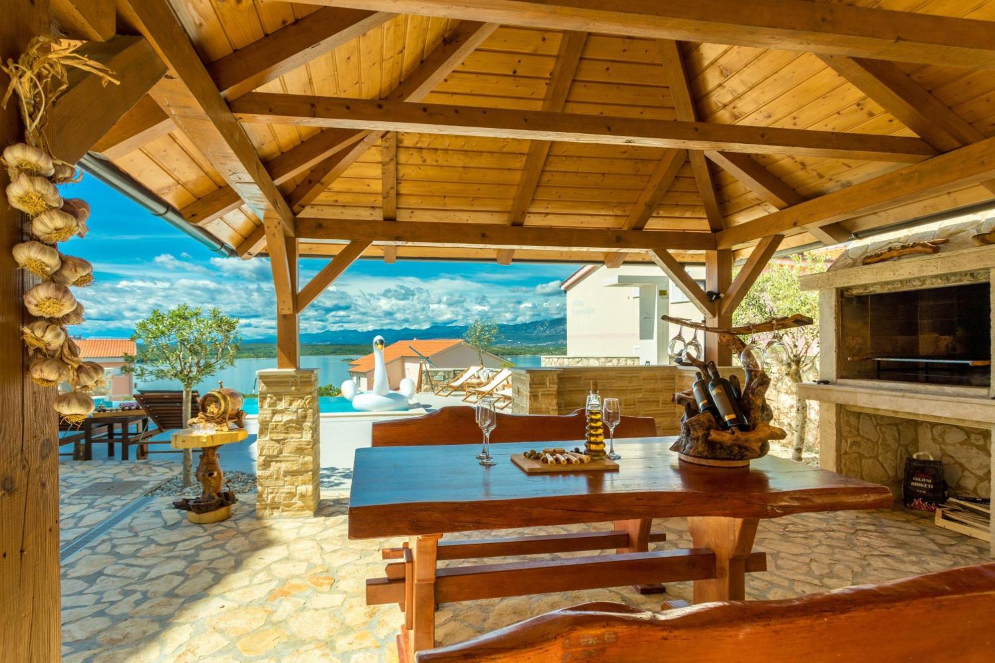 Luxury Villa Allen With Pool Клімно Номер фото
